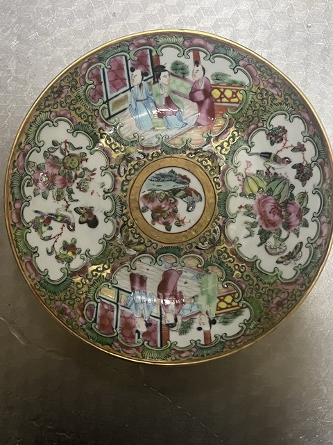 古玩陶瓷人物花鳥蝶紋廣彩盤真品鑒賞圖