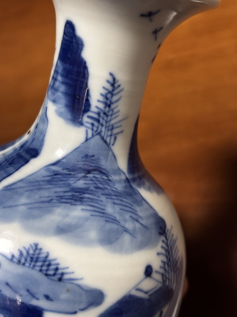 古玩陶瓷晚清青花瓶真品鑒賞圖