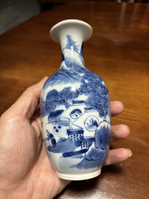 古玩陶瓷晚清青花瓶真品鑒賞圖