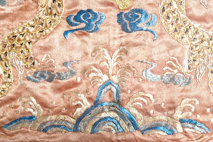 古玩雜項(xiàng)【0起-帶保真】清末民初?盤金繡雙龍捧壽紋掛屏拍賣，當(dāng)前價(jià)格495元