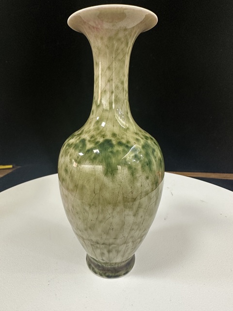 古玩陶瓷清光緒豇豆紅釉菊瓣瓶拍賣,當(dāng)前價(jià)格4500元
