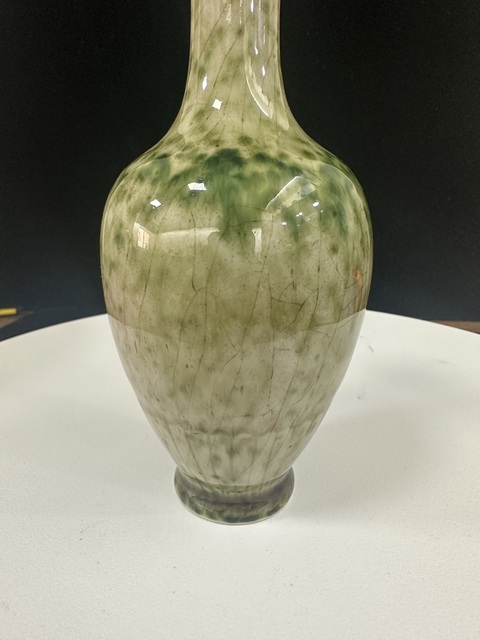 古玩陶瓷清光緒豇豆紅釉菊瓣瓶拍賣,當(dāng)前價(jià)格4500元