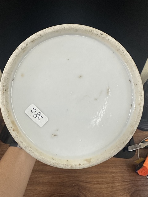 古玩陶瓷民國粉彩花卉縷空帽筒拍賣,當前價格2000元