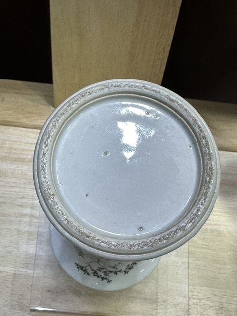 古玩陶瓷清晚·五彩仕女嬰戲紋花觚 真品鑒賞圖