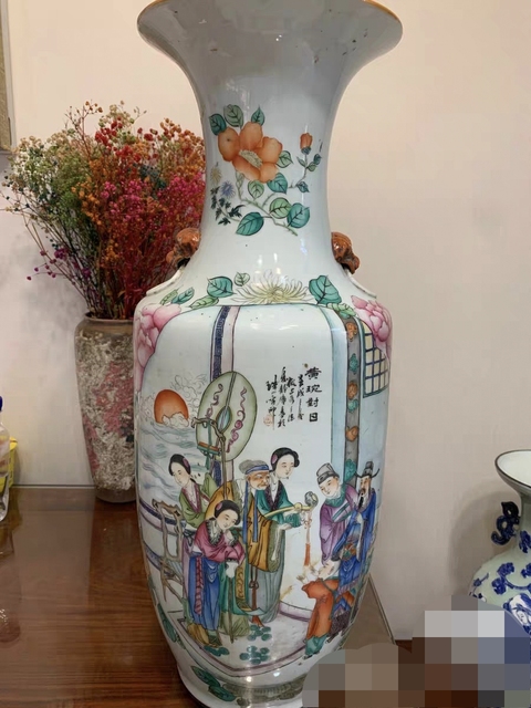 古玩陶瓷人物紋新粉彩雙鋪首撇口瓶真品鑒賞圖