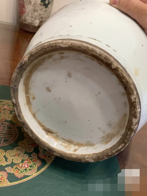 古玩陶瓷人物紋新粉彩雙鋪首撇口瓶真品鑒賞圖