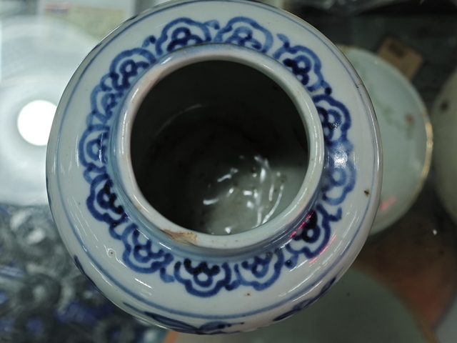 古玩陶瓷花卉紋青花罐真品鑒賞圖