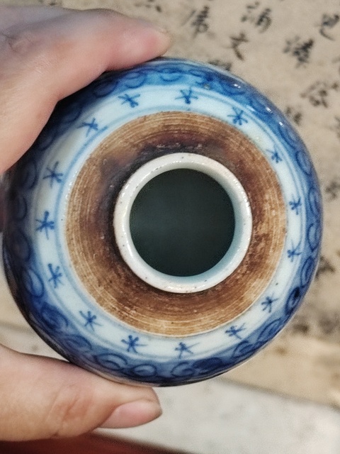 古玩陶瓷青花淡描花卉紋喜字罐真品鑒賞圖