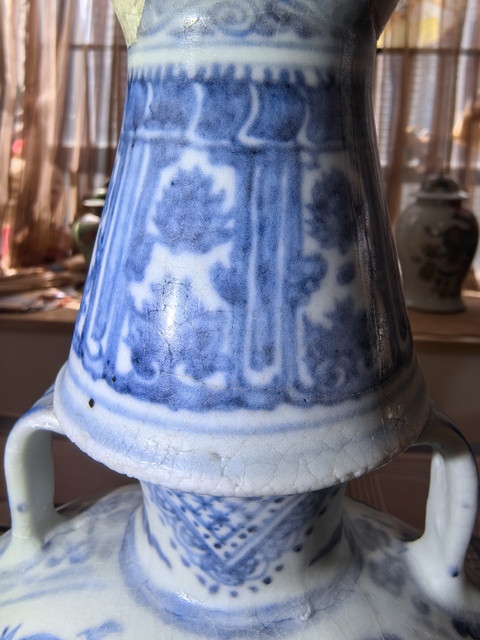 古玩陶瓷青花鳳傳花卉紋抱月瓶真品鑒賞圖