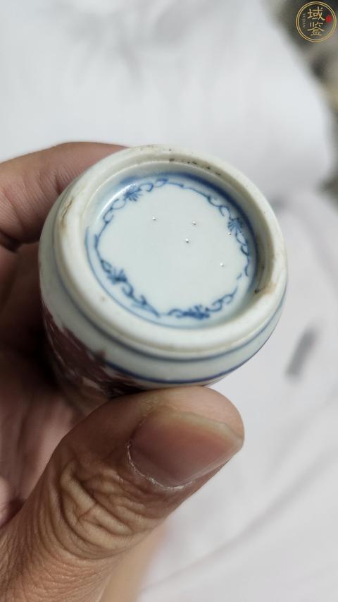 古玩陶瓷青花釉里紅云龍紋鼻煙壺真品鑒賞圖