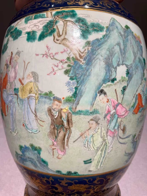 古玩陶瓷祭藍描金開窗粉彩人物故事雙耳瓶真品鑒賞圖