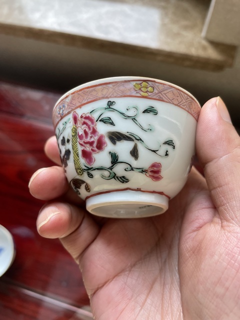古玩陶瓷清中早·粉彩花卉紋杯 真品鑒賞圖