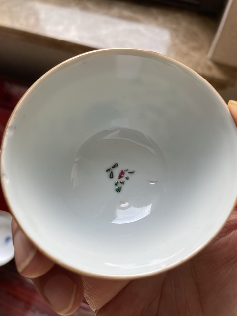 古玩陶瓷清中早·粉彩花卉紋杯 真品鑒賞圖