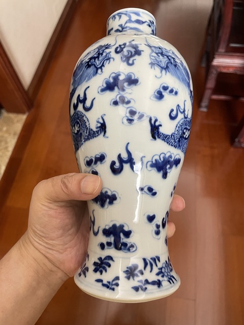 古玩陶瓷清晚·青花雙龍戲珠紋雞腿瓶 真品鑒賞圖
