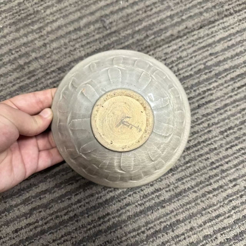 古玩陶瓷青白釉刻仰蓮鵝紋斗笠碗真品鑒賞圖