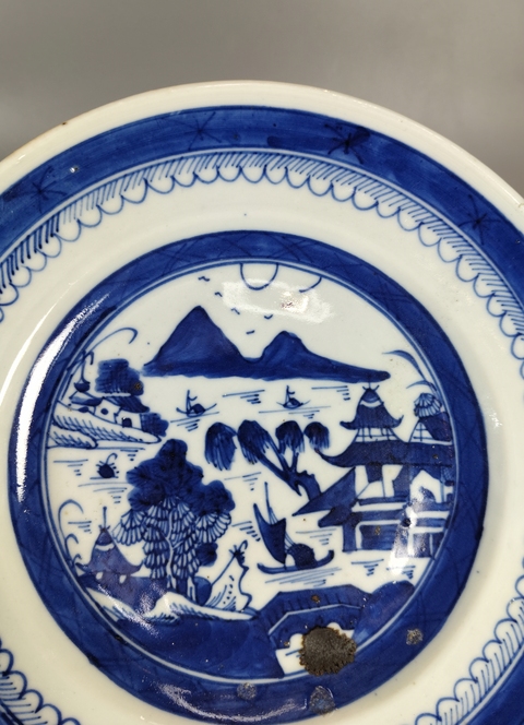 古玩陶瓷清乾隆-青花山水人物高足溫盤拍賣，當前價格2699元