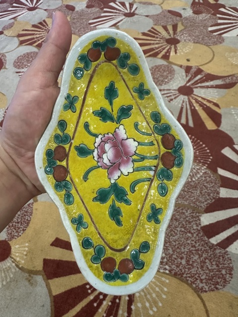 古玩陶瓷民國黃釉花卉紋粉彩供盤真品鑒賞圖