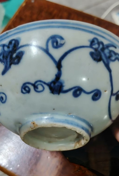 古玩陶瓷青花纏枝花卉紋茶碗拍賣，當(dāng)前價(jià)格2000元