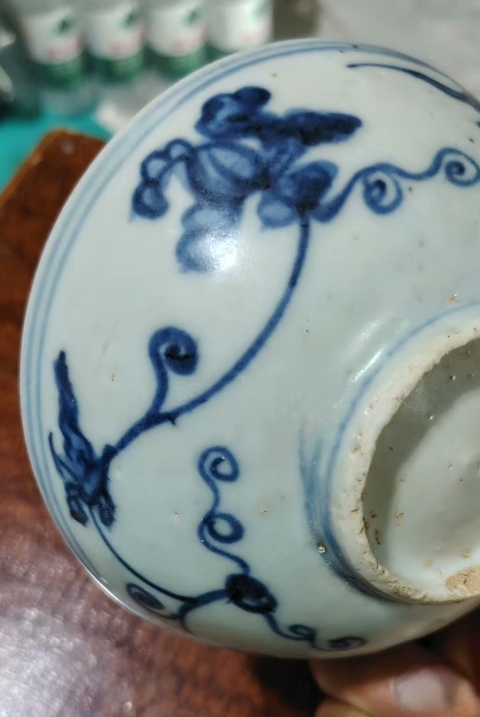 古玩陶瓷青花纏枝花卉紋茶碗拍賣，當(dāng)前價(jià)格2000元