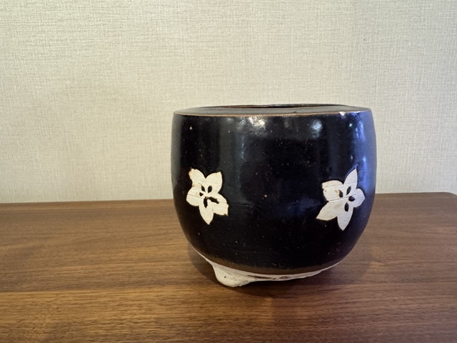 古玩陶瓷南宋吉州窯剪紙貼畫三足爐拍賣,當(dāng)前價格35000元