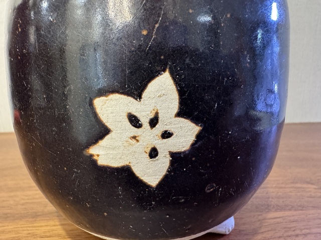 古玩陶瓷南宋吉州窯剪紙貼畫三足爐拍賣,當(dāng)前價格35000元