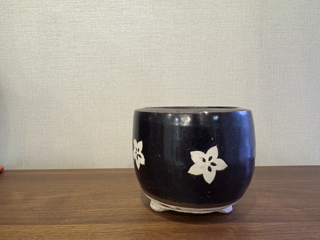 古玩陶瓷南宋吉州窯剪紙貼畫三足爐拍賣,當(dāng)前價格35000元