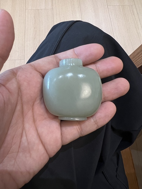 古玩玉器和田玉鼻煙壺真品鑒賞圖