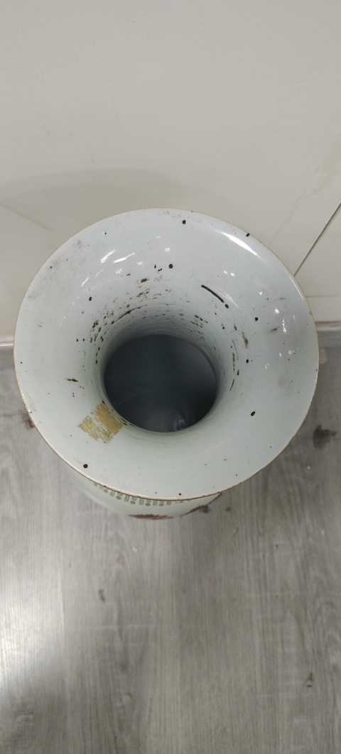 古玩陶瓷花卉紋賞瓶真品鑒賞圖