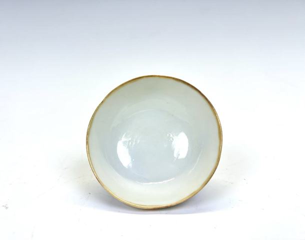 古玩陶瓷清同治·礬紅地綠彩纏枝花卉杯拍賣，當前價格576元
