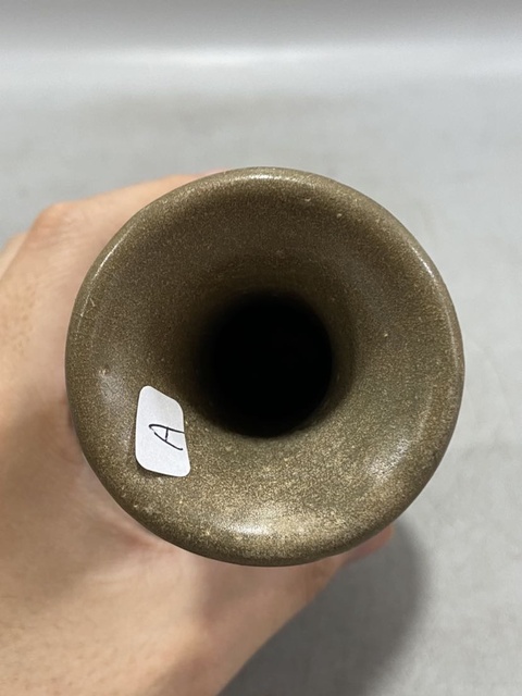 古玩陶瓷龍泉青瓷弦紋瓶真品鑒賞圖