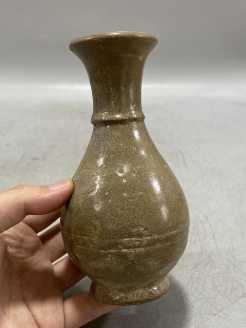 古玩陶瓷龍泉青瓷弦紋瓶真品鑒賞圖