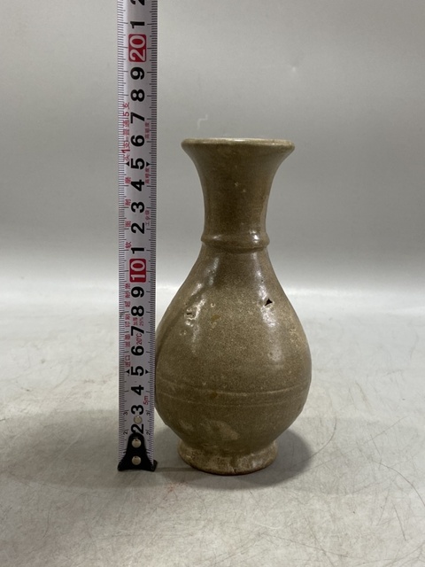 古玩陶瓷龍泉青瓷弦紋瓶真品鑒賞圖
