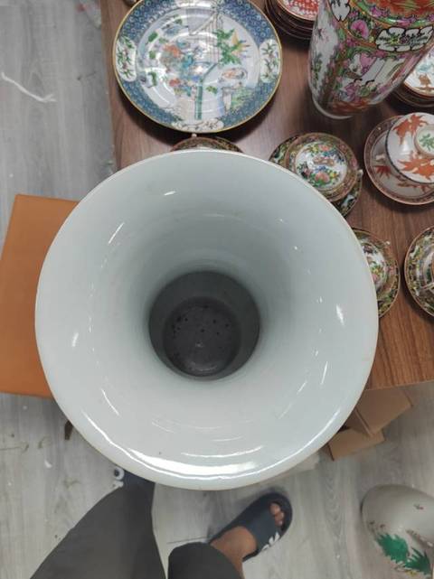 古玩陶瓷錦雞花卉鳳尾尊真品鑒賞圖