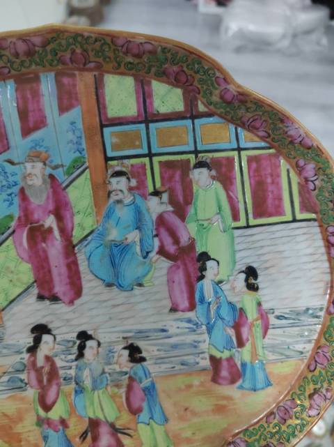 古玩陶瓷廣彩人物花卉海棠盤拍賣，當(dāng)前價(jià)格3588元