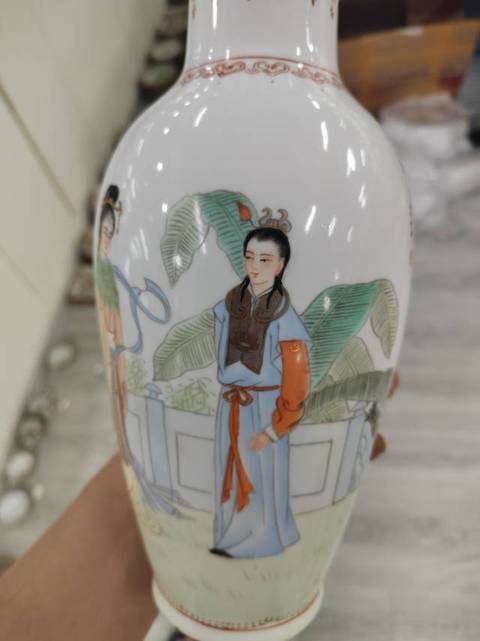 古玩陶瓷人物尺瓶拍賣,當前價格1888元