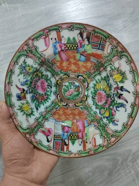 古玩陶瓷人物開窗廣彩盤真品鑒賞圖