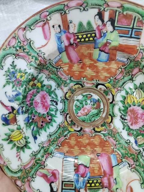 古玩陶瓷人物開窗廣彩盤真品鑒賞圖