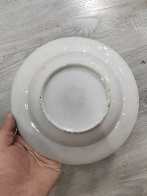 古玩陶瓷人物開窗廣彩盤真品鑒賞圖