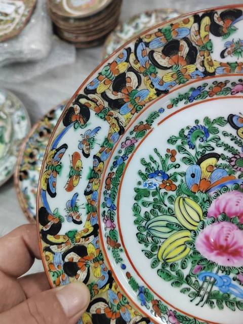 古玩陶瓷花卉廣彩盤真品鑒賞圖