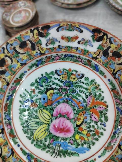 古玩陶瓷花卉廣彩盤真品鑒賞圖