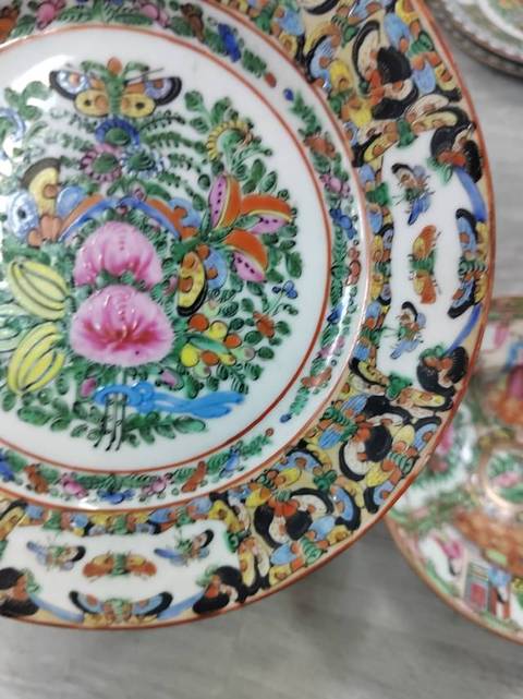 古玩陶瓷花卉廣彩盤真品鑒賞圖