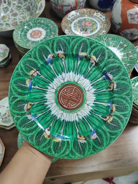 古玩陶瓷蝴蝶白菜團壽盤拍賣，當前價格588元