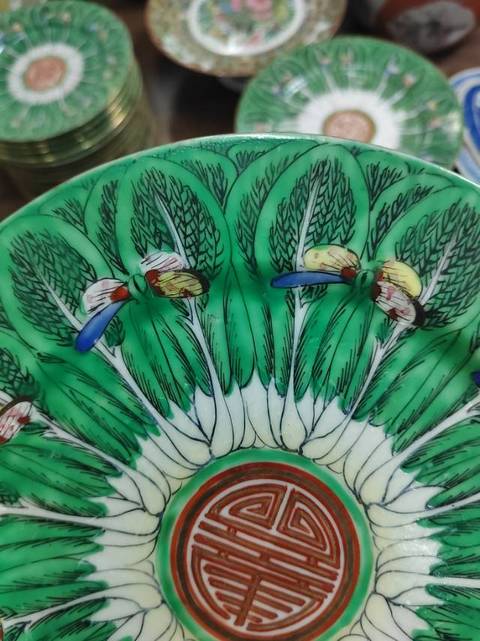 古玩陶瓷蝴蝶白菜團壽盤拍賣，當前價格588元