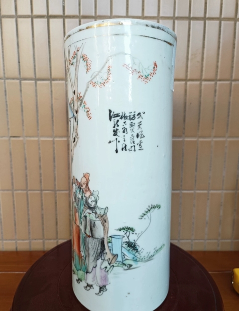 古玩陶瓷人物紋帽筒真品鑒賞圖