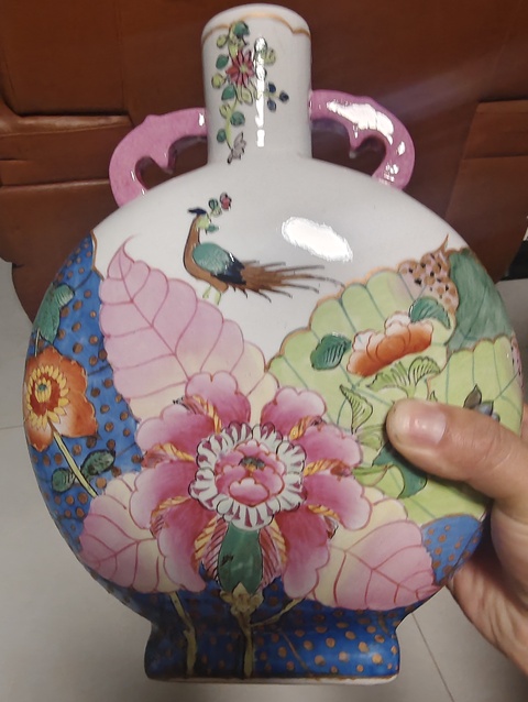 古玩陶瓷創匯 粉彩花鳥紋抱月瓶真品鑒賞圖