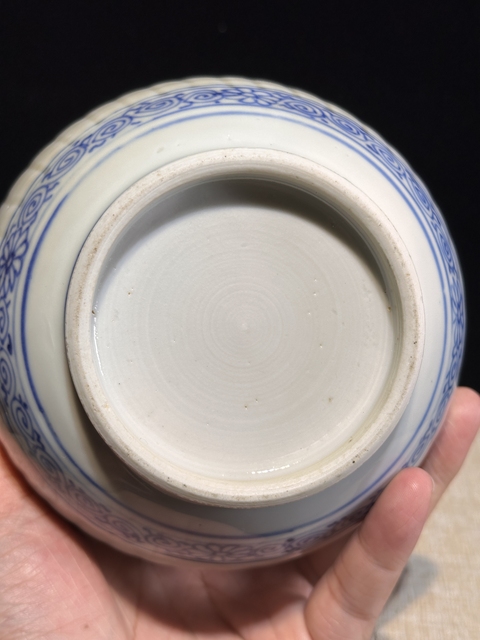 古玩陶瓷花卉紋青花蒜頭瓶真品鑒賞圖