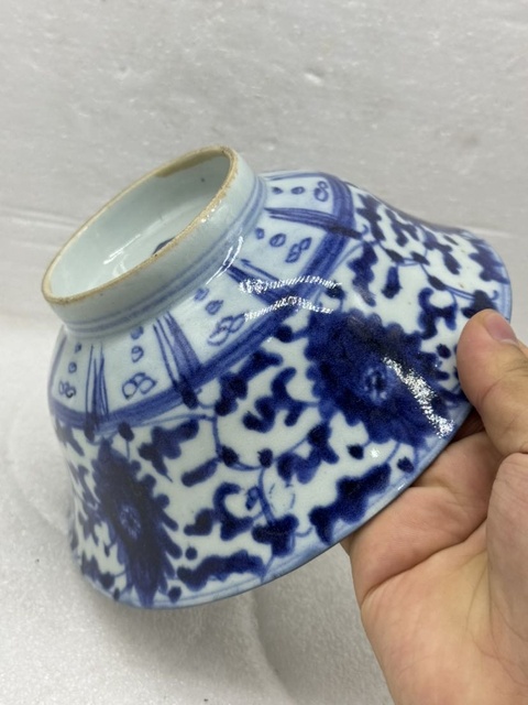 古玩陶瓷清中期.青花纏枝花卉紋碗拍賣,當前價格550元