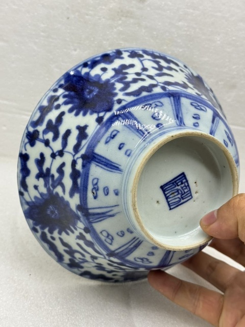 古玩陶瓷清中期.青花纏枝花卉紋碗拍賣,當前價格550元