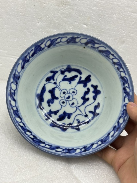 古玩陶瓷清中期.青花纏枝花卉紋碗拍賣,當前價格550元
