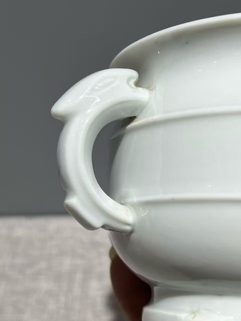 古玩陶瓷白釉雙耳香爐真品鑒賞圖